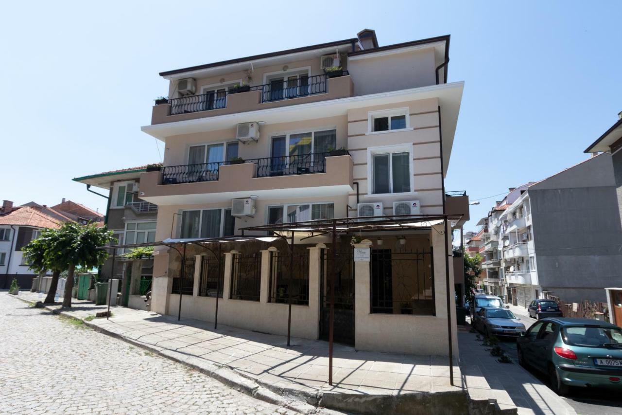Tiffany Boutique Suits - Pomorie Exterior foto